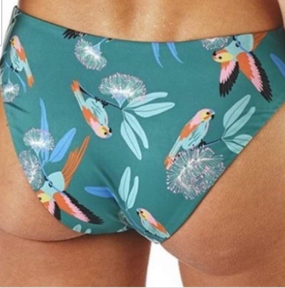 PATAGONIA Women's Sunamee Bikini Bottoms Palm Purple. Reversable. Size M NWT - Picture 3 of 9